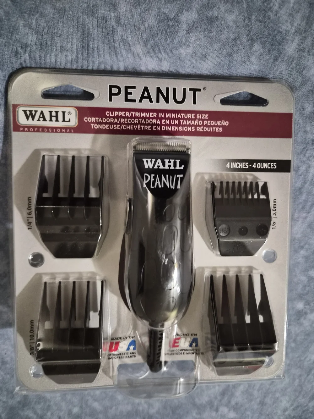 Wahl Peanut Mini Trimmer in Black with Black Guide Combs